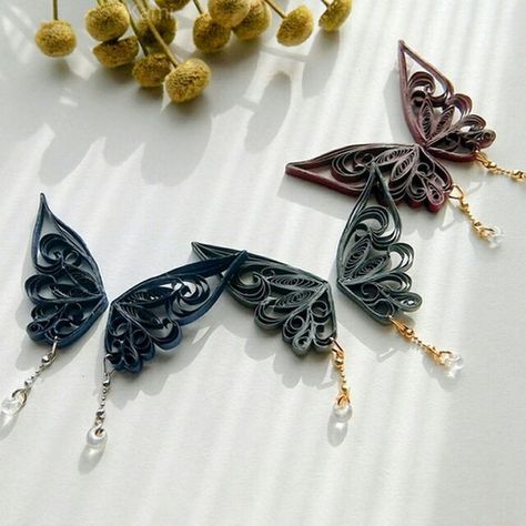 Quiling Paper Art Jewellery, Quilling Jewelry Ideas, Paper Jewelry Diy, Quilling Earrings Jhumkas, Quilling Accessories, Paper Bracelets, Quilling Butterfly, Quilling Jewellery, Diy Quilling Crafts