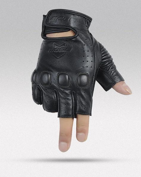 Leather Fingerless Gloves "Bukyo": Dive into the techwear scene with these bold fingerless gloves. Crafted for the daring, made for the streets. Your style, uncompromised. Big Gloves Character Design, Battle Clothes, Glove Ideas, Cool Gloves, Steampunk Gloves, Cyberpunk Helmet, Fingerless Leather Gloves, Types Of Gloves, Pjo Dr