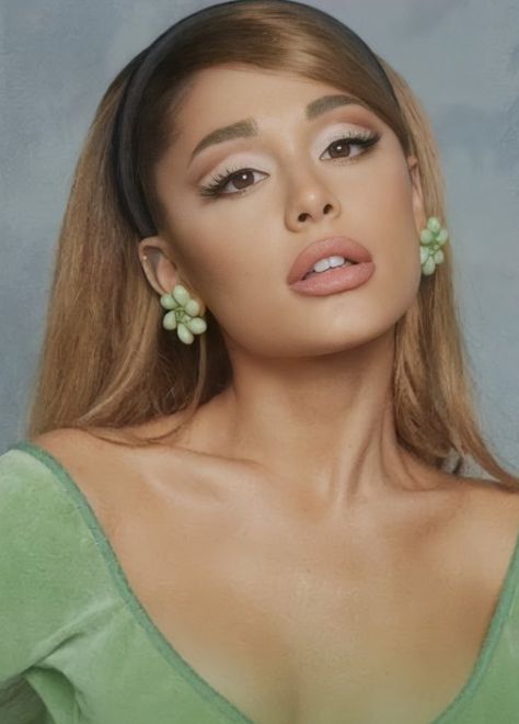 Ariana Grande Eyeliner, Ariana Grande Eyes, Ariana Grande Makeup, Ariana Grande Cute, Ariana Grande Style, Ariana Grande Photoshoot, Ariana Grande Photos, Ariana Grande Pictures, Ariana G