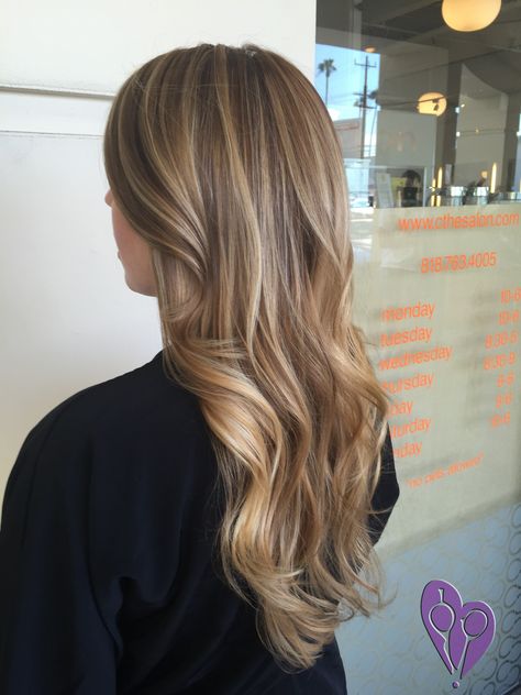 California Blonde Highlights, Styling Extensions, Rambut Brunette, Tiffany Green, Brown Hair Inspo, Hair Inspiration Long, Brunette Hair With Highlights, Dirty Blonde Hair, Hair Color Light Brown