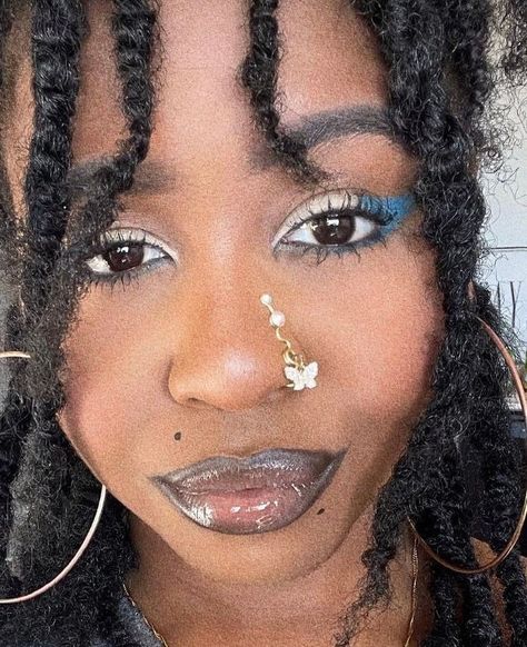 Earthy Nose Piercing, Chunky Nose Ring, Nose Cuff Piercing, Nose Piercing Dangling, Crystal Nose Ring, Nose Cuff On Black Women, Diy Nose Ring, Dangling Nose Ring, Nose Ring Aesthetic