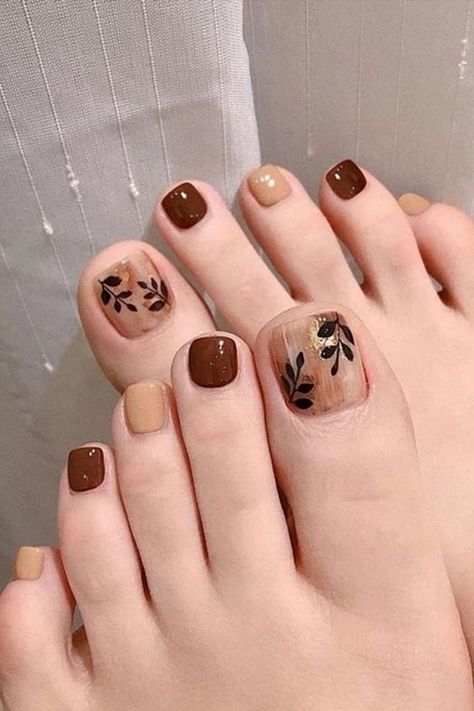 Figuras de uñas para pies Autumn Pedicure Ideas, Cute Toenail Designs, Toe Nail Designs For Fall, Fall Toe Nails, Nail Art Cute, Easy Toe Nail Designs, Simple Toe Nails, Nail Design Glitter, Feet Nail Design