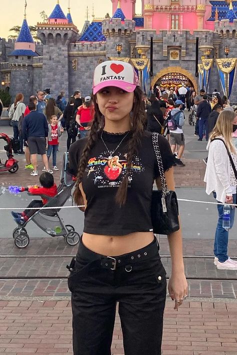 olivia rodrigo Olivia Rodrigo Outfits, Trucker Hat Outfit, Neon Yellow Dresses, Camo Mini Skirt, Hat Aesthetic, Wardrobe Refresh, Mexican Girl, Purple Mini Dresses, Zebra Stripes