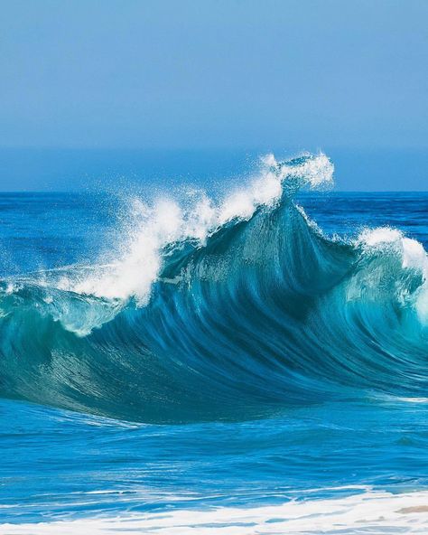 Wave Photography, Ocean Waves Photography, Ocean Wave Painting, Ocean Art Painting, Surf Wave, Ocean Waves Painting, Beach Art Painting, Waves Photos, Waves Photography