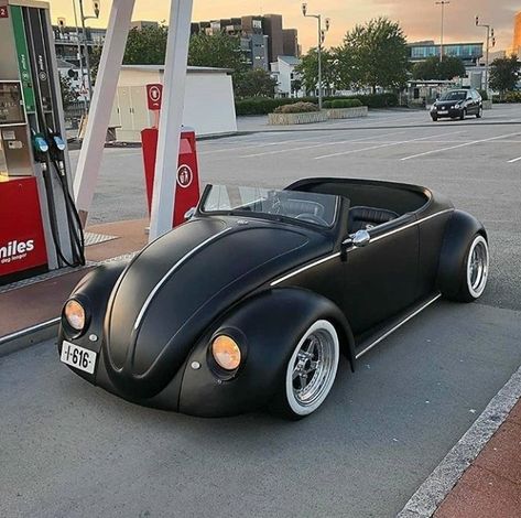 A Guideline of german Cars from 1946 to today Vw Beetle Convertible, Vw Sedan, Combi Volkswagen, Vw Beetle Classic, Beetle Convertible, Custom Muscle Cars, Vw Cars, Vintage Vw, German Cars