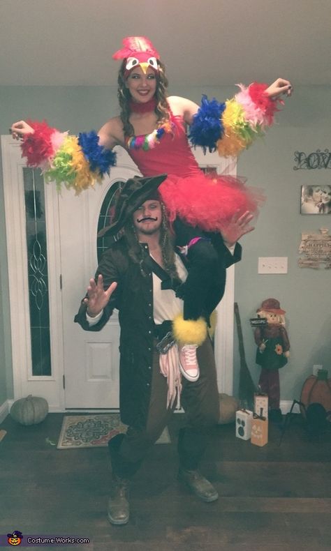 Pirate and Parrot Costume - 2016 Halloween Costume Contest via @costume_works Parrot And Pirate Costume, Parrot Costume Women, Pirate And Parrot Costume, Parrot Costume Diy Women, Diy Parrot Costume, Parrot Halloween Costume, Jungle Fest, Tiger Fancy Dress, Best Female Halloween Costumes