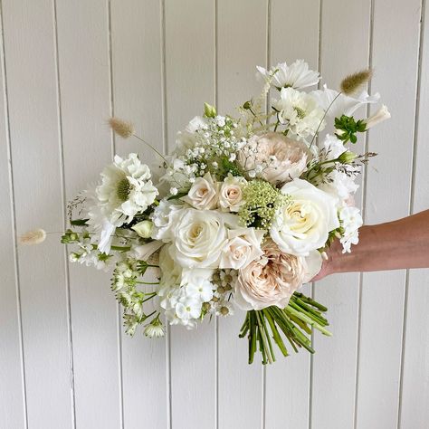 Hannah’s bridal bouquet 🦢✨ Filled with various nude and white summer florals, featuring dainty cosmos, garden roses and bunny tails 🌿 Cosmos Garden, Summer Florals, Bunny Tails, Bunny Tail, Garden Roses, Wedding Florals, Nude Pink, Wedding Board, Summer Floral