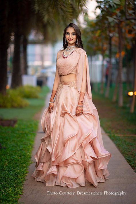 Haldi Dresses, Lehenga Ideas, Wedding Lengha, Girls Lehenga, Haldi Dress, Pretty Bridesmaid Dresses, Minimalistic Decor, Mumbai Wedding, Wedding Lehenga Designs