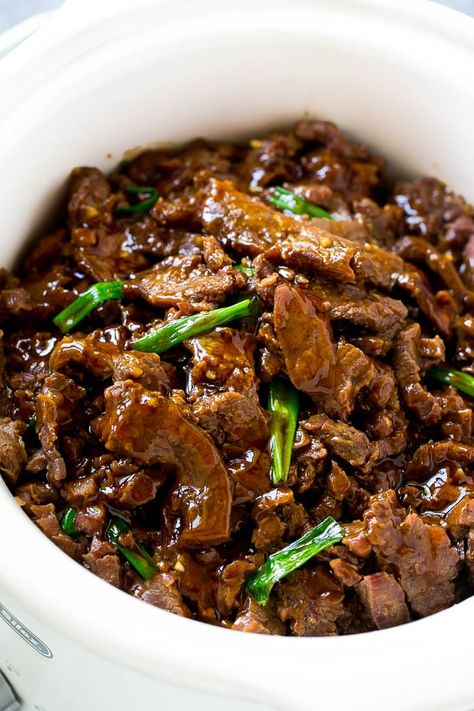 Slow Cooker Mongolian Beef Recipe, Slow Cooker Mongolian Beef, Mongolian Beef Recipes, Mongolian Beef, Crockpot Recipes Beef, Healthy Slow Cooker, Slow Cooker Recipes Healthy, Diet Vegetarian, Skirt Steak