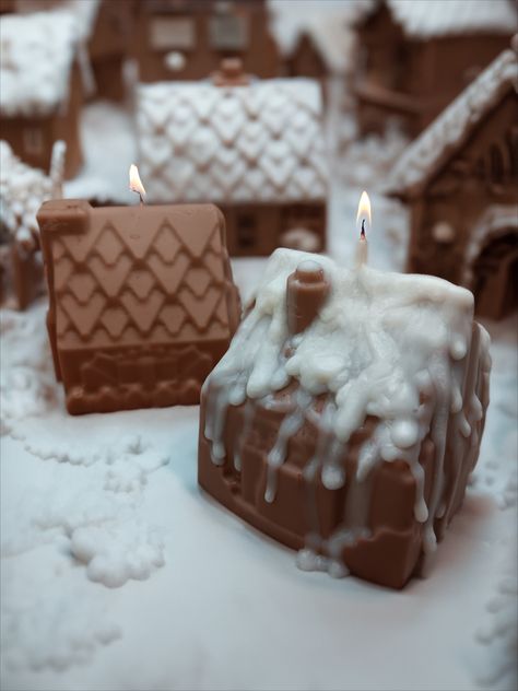 #FestiveEtsyFinds #gingerbreadhouse #gingerbread #candle #xmas #christmas #holidays #soycandle #soy #village #cozyvillage #cozy #model #miniature #cute #candlemold Classic Gingerbread House, House Cozy, Gingerbread Candle, Wax Molds, Organic Candles, Hand Molding, Home Candles, Candle Molds, Scented Candle