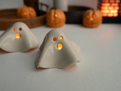 Haunt It Up This Halloween With These 60 Spooky Cute Candleholders Ceramic Ghost, Halloween Ghost Decorations, Ceramic Inspiration, Keramik Design, Clay Art Projects, Ceramics Ideas Pottery, Samhain, Light Holder, Diy Clay