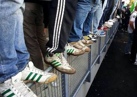 football casuals Football Hooliganism, Football Casual Clothing, Ultra Casual, Ultras Football, Adidas Casual, Football Casuals, Drink Beer, Adidas Football, Mode Casual