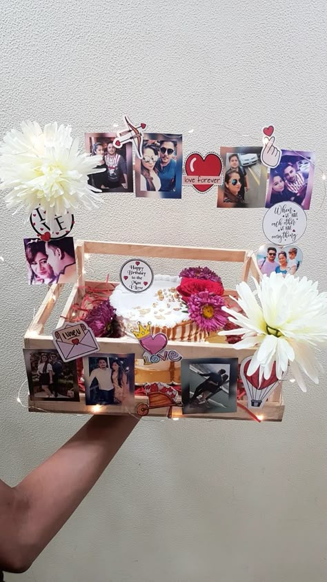 Cake Hampers Gift Ideas, Anniversary Hamper Ideas, Anniversary Hamper, Cake Hamper, Birthday Hamper For Her, Cake Hampers, Best Friend Wedding Gifts, Handmade Hamper, Boyfriends Birthday Ideas