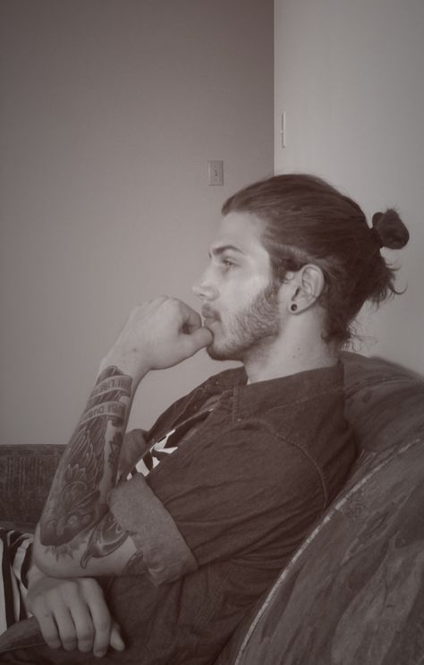 Man Bun Hairstyles, Undercut Long Hair, Beard Hairstyle, Men Haircut Styles, Beard Tattoo, Corte De Cabelo Masculino, Man Bun, Grunge Hair, Long Hair Styles Men