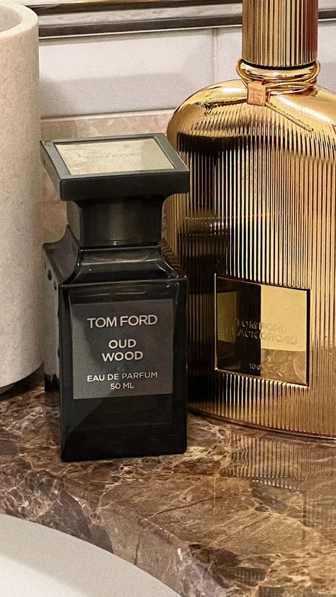 Men Expensive Perfume, Mens Niche Fragrances, Niche Perfume Aesthetic, Tom Ford Perfume Men, Old Money Perfume, Tom Ford Aesthetic, Tom Ford Cologne, Money Core, Expensive Cologne