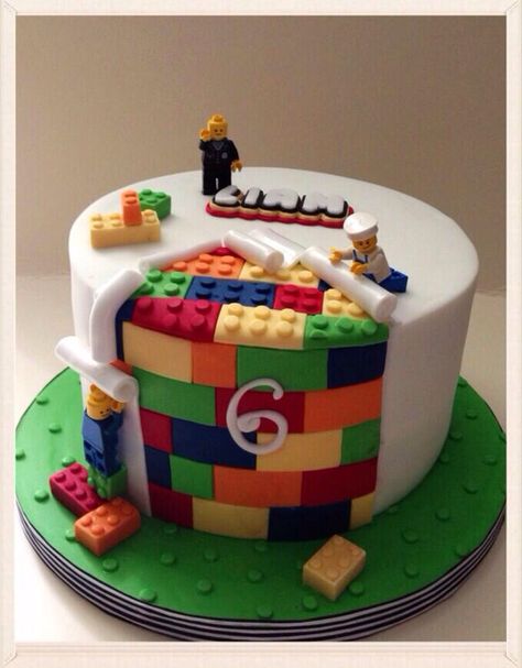 Lego cake Lego Torte, Lego Birthday Cake, Lego Theme, Lego Cake, Lego Birthday Party, Lego Birthday, Lego Party, Boy Birthday Cake, Cakes For Boys