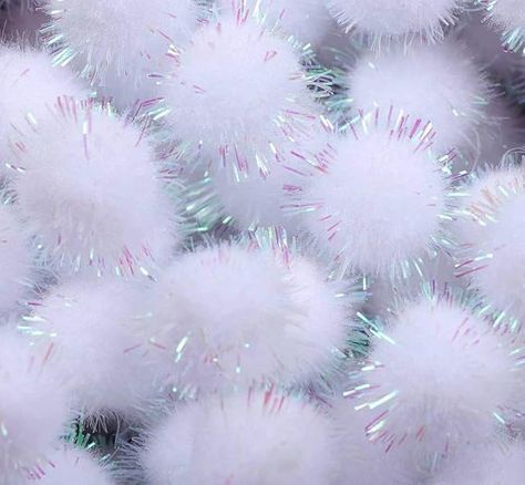 Amazon.com: YYCRAFT 200pcs Glitter Tinsel Pom Poms Sparkle Balls for DIY Craft/Party Decoration/Cat Toys(20mm,White) Diy Craft Party, Sparkle Decorations, Chandelier Chain, Sparkle Ball, How To Make Snow, Diy House Projects, Decoration Christmas, White Decor, Diy Arts And Crafts