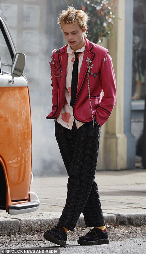 Anson Boon, Anna Sui Shoes, Punk Icon, John Lydon, 70s Punk, Punk Rocker, Estilo Punk, Maisie Williams, Punk Outfits