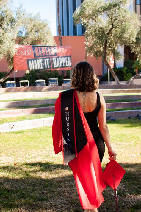 Unlv Graduation Photos, Unlv Graduation, College Graduation Pictures, Grad Pics, Graduation Photos, Graduation Pictures, College Graduation