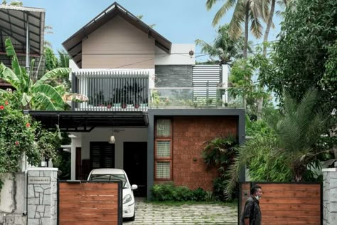 Narrow House Exterior Design, Tropic House Design, Tropical Exterior House Design, Architect Design House Plans, Narrow House Elevation, Tropical House Design Exterior, Tropical Residence, Tropical Exterior, Tamil Home