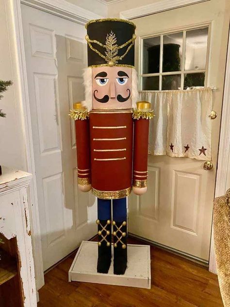 Large Nutcracker, Diy Nutcracker, Advent Calendar Diy, Grinch Decorations, Affordable Christmas Decorations, Nutcracker Christmas Decorations, Face Template, Nutcracker Soldier, Diy Fan