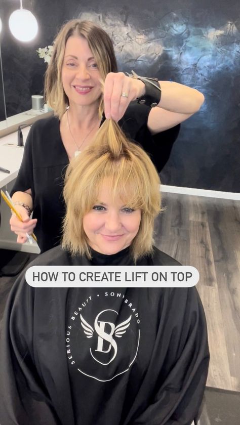 Do you have clients with a strong recession area that want full bangs?🙋🏼‍♀️ Try narrowing down the actual fringe section before you cut… | Instagram Full Bangs Hairstyle, How To Cut Fringe, Easy Short Haircuts, Full Bangs, Face Framing Bangs, How To Cut Bangs, Beach Hairstyles Medium, Bangs With Medium Hair, Messy Short Hair