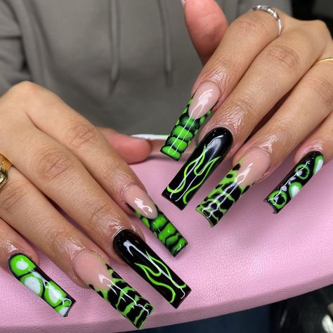 Shego Nail Design, Shego Acrylic Nails, Black And Green Drip Nails, Snake Nails Designs Green, Frog Nails Coffin, La Nails, Ace Family, Fancy Nails Designs, Exotic Nails