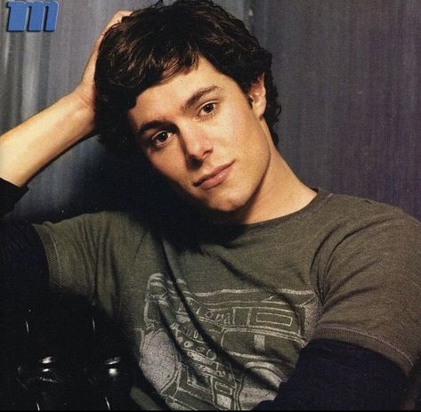 2000s Actors Male, Adam Brody Aesthetic, Adam Brody 2000s, 2000s Men, Oc California, Seth Cohen, Adam Brody, Actors Male, Bow Wow