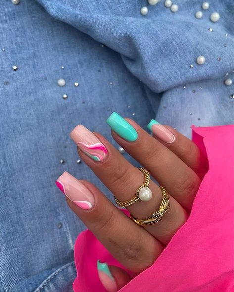 Tiffany Blue And Pink Nails, Pink And Blue Nails Design Simple, Pink And Blue Nails Design, Blue Pink Nails, Ibiza Nails, Nail Art Blanc, Tiffany Blue Nails, Uñas Aesthetic, Unghie Sfumate