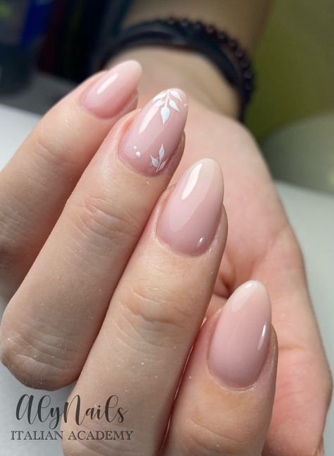 Short Acrylic Nails Designs Neutral, Spring Nails Subtle, Wedding Nails Biab, Wedding Biab Nails, Spring Bridal Nails, Biab Natural Nails, Biab Gel Nails Designs, Unique Wedding Nails For Bride, Gel Nail Designs Simple