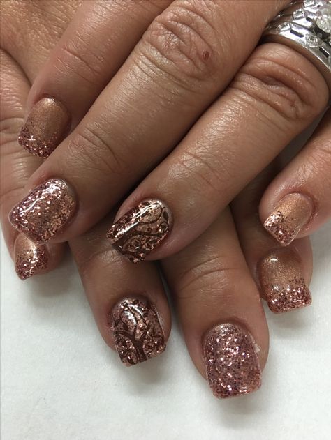 OPI Worth a Pretty Penne Copper Rose Gold Light Elegance Betty Davis Glitter Stamped Fall tree Fall Gel Nails Copper Sparkle Nails, Acrylic Nails For Fall, Elegant Acrylic Nails, November Nail Art, Gel Nails Fall, Diy Christmas Nail Art, Chevron Nail Art, Copper Nail, Stamped Nails