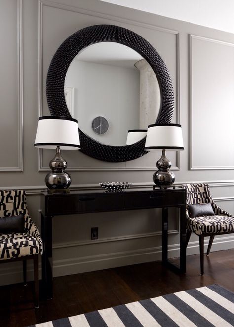 Foyer- love this: black table, chairs and mirror. I would do earth tones but I like this Vstupná Hala, Glamour Decor, Kota Bharu, Coastal Interiors Design, Hal Decor, Foyer Decor, Foyer Decorating, Foyer Design, Entry Way Design