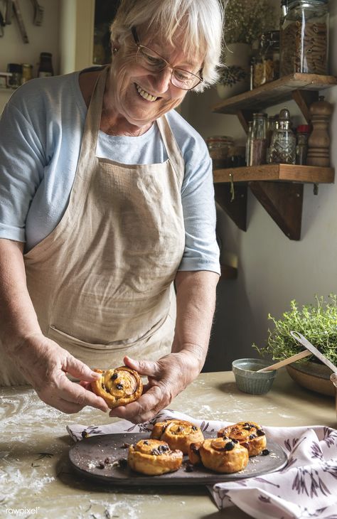 Homemade Danish buns food photography recipe | premium image by rawpixel.com Buns Food Photography, Homemade Danish, Cooking Photography, Food Photoshoot, Improve English, People Eating, Pastry Chef, Puff Pastry, Food Menu