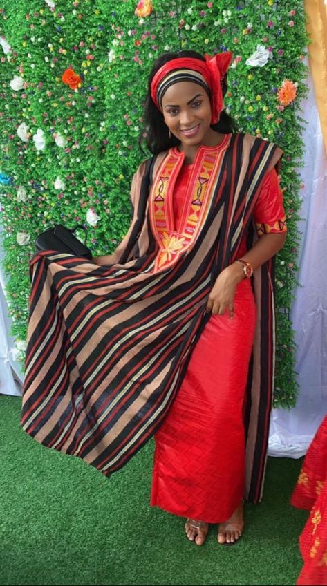 Brocade Fashion, Hebrew Women, African Prom Dresses, Fashion Traditional, Afrikaanse Mode, African Dresses Modern, African Inspired Clothing, African Fashion Traditional, African Clothing For Men