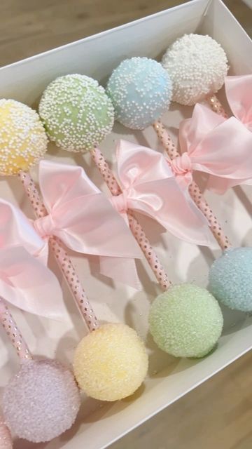 Pastel Cake Pops Ideas, Rainbow Cakesicles, Cake Pucks, Rainbow Cake Pops, Desserts Table, Girl Baby Shower Centerpieces, Ms Rachel, Communion Ideas, Pastel Cakes