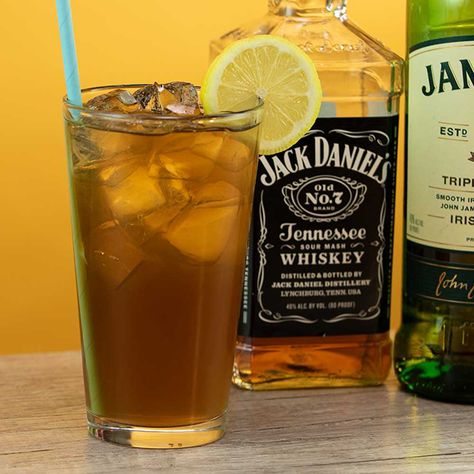 Check out this wild cocktail recipe with whiskey, lemonade, and sour mix. Similar to Peach Long Island Iced Tea. Whiskey Sour Mix, Jungle Juice Recipe, Candy Cocktails, Tipsy Bartender, Pineapple Rum, Jungle Juice, Long Island Iced Tea, Popular Drinks, Peach Schnapps