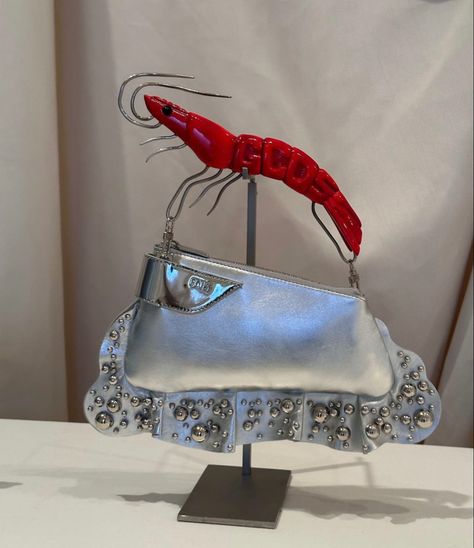 Alternative Handbag, Weird Bags Unique, Weird Bags, Avant Garde Bags, Luxury Modern Sculptural Bag, Maximalist Fashion Style, Fashion Dream Job, Vintage Evening Bags, Bling Bags