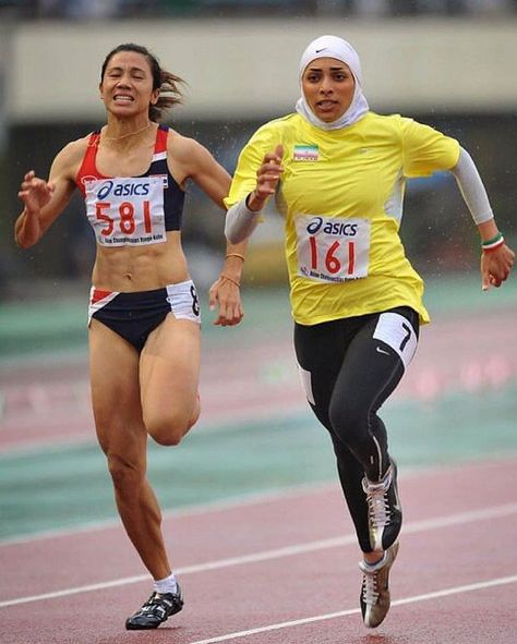 Iranian women athletes🇮🇷 on Instagram: “👏💪😍😍 . مریم طوسی قهرمان دومیدانی فالو کنید👇👇 @varzesh_girls . . . . . . . . . . . . . . . . . . . بهترین راه برای دسترسی به وب‌سایت…” Sports Hijab, Sports Fashion Men, Muslimah Style, Sportswear Outfits, Style Rock, We Are The World, Islamic Fashion, Mode Hijab, Sportswear Women