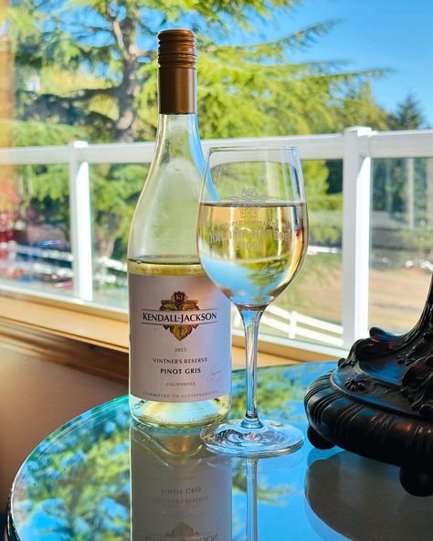 A Kendall-Jackson Pinot Gris in my McMenamins Kalama Harbor Lodge wine glass. I like the reflection! Lovely wine too. I haven’t shared a wine pic in a while. But I do enjoy drinking it! #winelover #whitewine #kendalljackson #pinotgris #mondaywine #mondaywinenight #winestagram #cawine #californiawine Pinot Gris, Wine Night, California Wine, The Reflection, Wine Lovers, White Wine, Wine Glass, Wine, Glass