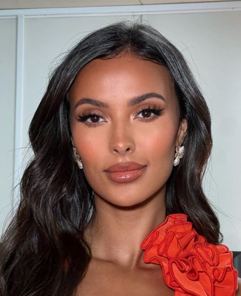 Soft Glam Makeup Oval Face, Maya Jama Makeup, Bronze Soft Glam Makeup, South Asian Bridal Makeup, Soft Glam Makeup Brown Skin, Soft Dramatic Makeup, Desi Makeup Looks Natural, Medium Contrast Makeup, Deb Makeup