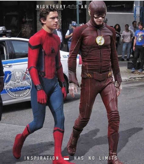 Flash X Spiderman, Flash And Spiderman, Flash Show, Dc Pfp, Flash Lightning, Superhero Facts, Superhero Shows, Spiderman Costume, Tom Holland Imagines