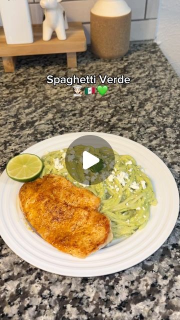 Kathy👩🏻‍🍳🦋 on Instagram: "Green spaghetti recipe 😋💚🍽️ 
.
.
.
.
#quickandeasymeals #recetas #mexicanfood #dinnerideas #lonche #sahm #dallas #reels #foodie" Green Spaghetti With Chicken, Mexican Spaghetti Recipes Chicken, Green Spaghetti Recipe Mexican Video, Green Mexican Spaghetti, Green Spaghetti Recipe Mexican, Green Spagetti Recipe Mexican, Mexican Green Spaghetti, Green Spaghetti Recipe, Spaghetti With Chicken