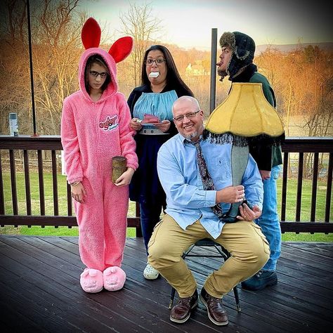 A Christmas Story Costume, Christmas Story Costume, Halloween Costumes For Families, Movie Character Dress Up, Costumes From Movies, Christmas Character Costumes, Movie Character Halloween Costumes, Christmas Movie Characters, Character Halloween Costumes