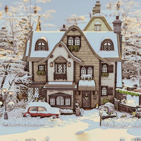 Sul Sul Lovelies! ❄Cozy Henford Home❄ A cozy house in the village of Henford on Bagley. Snowed in and dreamy, it offers space for a small family. The house is only built with the BaseGame and the Cottage Living Pack, it is fully furnished and you can let your Sims move in immediately. #thesims4builds #thesims4homes #showusyourbuilds #sccregram #somesimlishbuild #simstagram #thesims #sims #thesims4 #ts #ts4 #thesims4house #simsbuild #thesims4home #simshouse #games #PS4 #sims4nocc #insta... Off The Grid Sims 4 House, Cottage Living Sims 4 Builds, Cute Sims 4 Builds, Sims Winter House, Sims Christmas House, Sims 4 Henford-on-bagley Build, Sims 4 Seasons House, Sims 4 Scottish Cc, Cool Sims 4 Houses