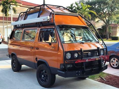 Vanagon with NAHT and aluminum roof cage. #vanagon Vanlife Ideas, Offroad Van, Honda Element Camping, Vw T3 Camper, Vw Wagon, Vw Syncro, Chevy Astro Van, Vw T3 Syncro, 4x4 Camper Van