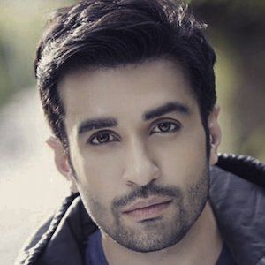 Azfar Rehman, Dress Pics, Middle Eastern Men, Feroz Khan, Couples Hoodies, Man Candy, Dress Picture, Middle Eastern, Bearded Men