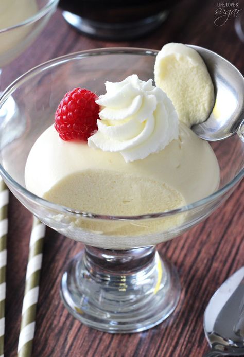 Champagne Mousse with Chambord Mousse Ideas, Champagne Mousse, Chambord Recipes, Vanilla Bean Mousse, Mousse Recipes Easy, Mousse Desserts, Life Love And Sugar, Edible Bowl, Gourmet Sweets