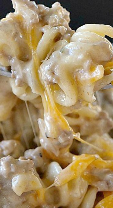 Cheesy Ground Beef Pasta, Pasta Beef, Cheesy Ground Beef, Ground Beef Pasta Recipes, Beef Pasta Recipes, Ground Beef Pasta, Pasta Meals, Noodle Recipes Easy, Beef Pasta