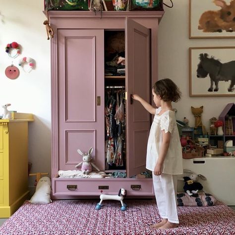 Vintage Kids Room, Creative Kids Rooms, Painted Wardrobe, Kids Rooms Inspo, Pink Furniture, Kids Bedroom Inspiration, Nursery Room Design, Kids Interior Room, Kids Interior