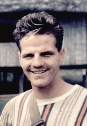 "He is no fool who gives what he cannot keep to gain that which he cannot lose." - Jim Elliot: Missionary to Ecuador, Martyred in 1956 in an effort to reach the Auca Indians Elizabeth Elliot, Jim Elliot, Pin Inspiration, Christian Missions, Elisabeth Elliot, Prayer Group, Godly Man, Biblical Quotes, Move Mountains